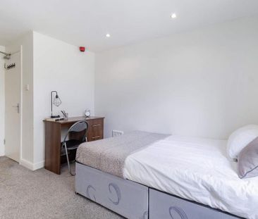 2 bedroom flat to rent - Photo 3