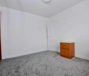 Three Bedroom Semi-detached House To Rent On Benwell Grange Avenue,... - Photo 3