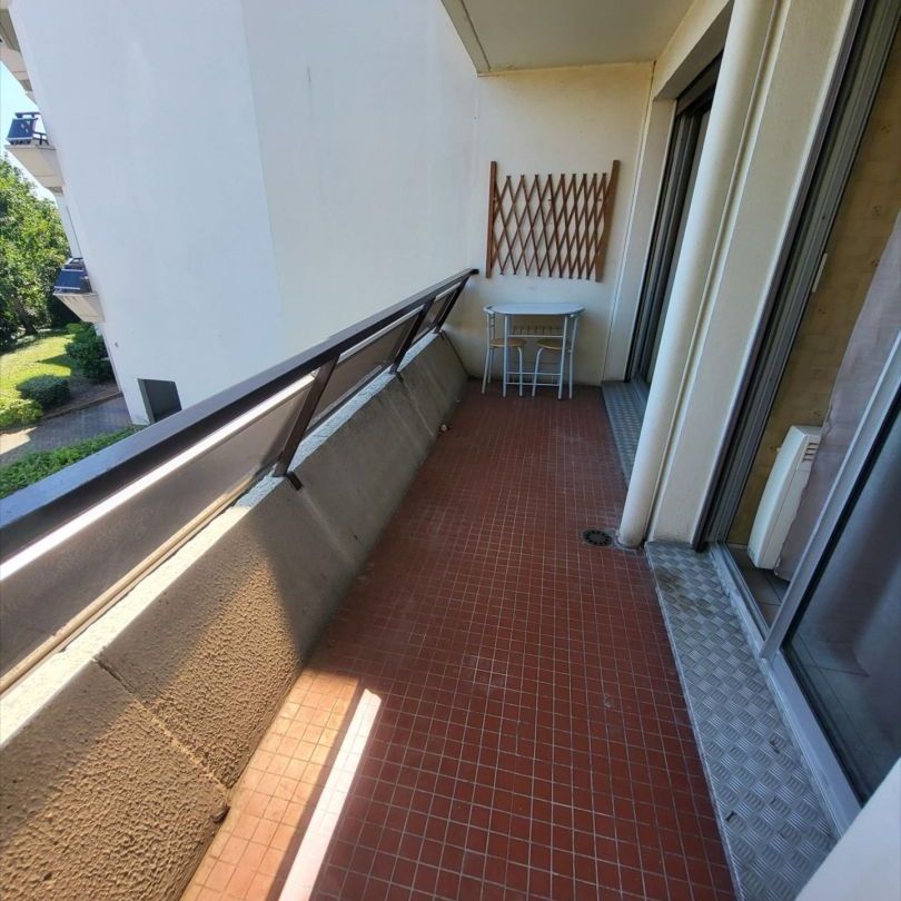 SPACIEUX T3 A VALLIERES AVEC TERRASSE/GARAGE, - Photo 1