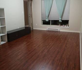 Near Surrey Center 2 bedroom apartment - Photo 2