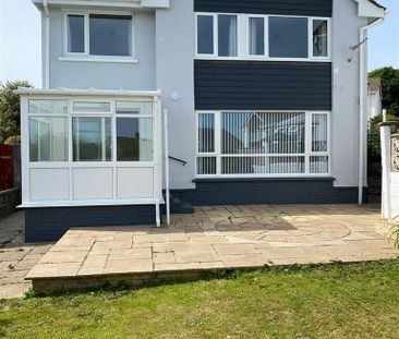 4 bedroom detached house to rent - Photo 3