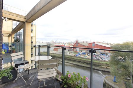 Severn House, 19 Enterprise Way, Wandsworth, London, SW18 - Photo 3