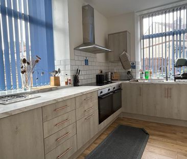 1 bedroom in a house share to rent - Photo 5