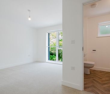 4 bedroom detached house to rent - Photo 3