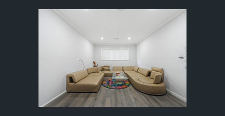 Spacious Family Home in a Desirable Catherine Field Location - Photo 2