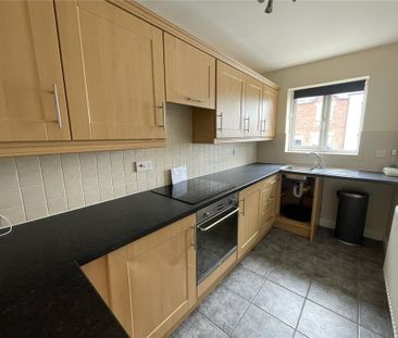 2 bedroom end of terrace house to rent - Photo 4