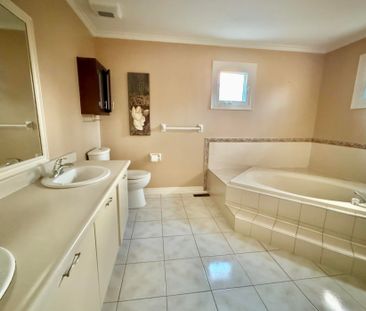 For Lease - 492 Palmtree Crescent, Oshawa, Ontario - Photo 6