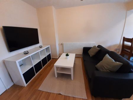 4 Bed End Terrace, Cranmer Walk, NG3 - Photo 2