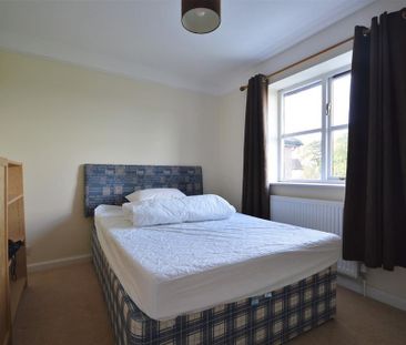 4 bedroom detached house to rent - Photo 4