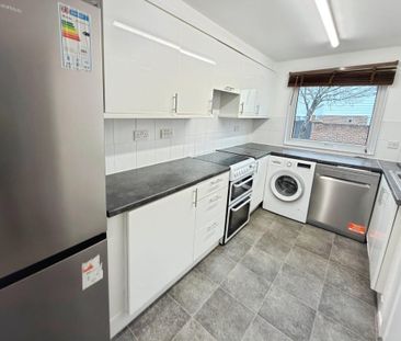 3 bedroom terraced house to rent - Photo 6