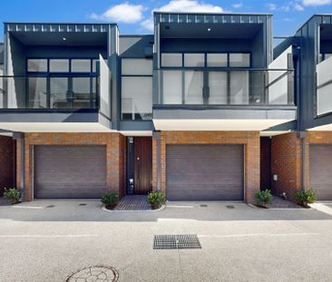 A Masterclass in Contemporary Elegance – Brand New Architecturally ... - Photo 4