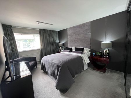 Available to let this 4 bedroom family home located in GU19. - Photo 4