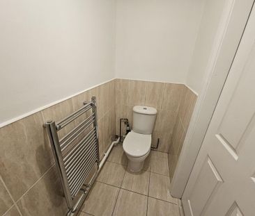 3 bedroom terraced house to rent - Photo 6