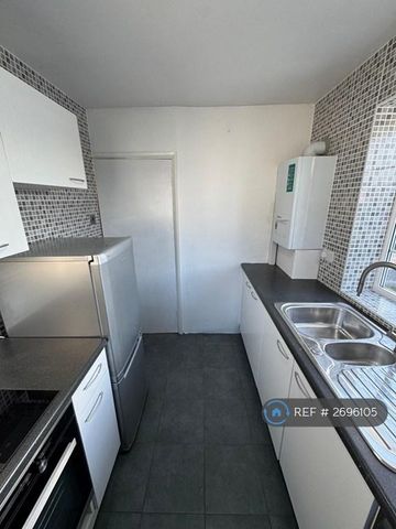 2 bedroom maisonette to rent - Photo 4