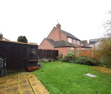 3 bedroom semi-detached house to rent - Photo 3