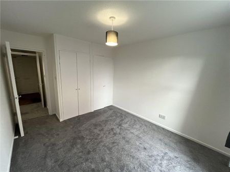 Refurbished ground floor apartment within a short walk of the High Street and train station with allocated parking. - Photo 5