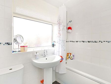 Greengate Lane, Woodhouse, Sheffield, S13 - Photo 5