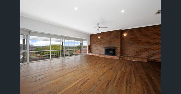 Superior Family Home, Great for the right Tradie! - Photo 1