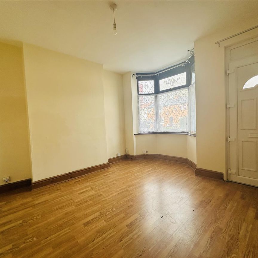 Tomkinson Road, Nuneaton, CV10 - Photo 1