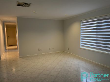 7 Craigends Place, TAMWORTH NSW 2340 - Photo 5