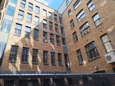 Club En Suite - Photo 4