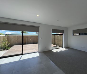 5/89 Barbour Street, Waltham - Photo 2