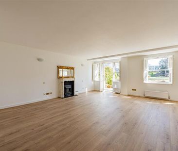 3 bedroom flat to rent - Photo 4