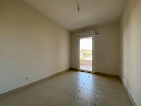 « VILLENEUVE-LES-AVIGNON - APPARTEMENT T4 105M² AVEC TERRASSE ET DOUBLE GARAGE » - Photo 3