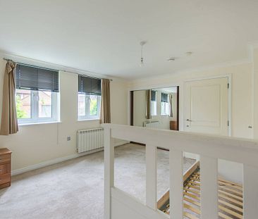 Monarch Drive, Beckton, E16 - Photo 3