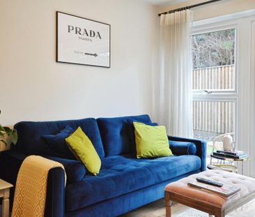 3 bedroom flat to rent - Photo 2