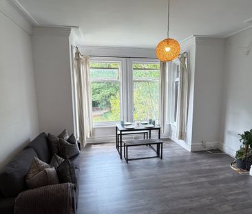 2 Bed Flat, Cardigan Road, LS6 - Photo 1