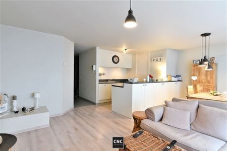 Appartement met 2 slaapkamers in een kleine rustige residentie nabij de zeedijk en het Heldenplein. - Foto 3