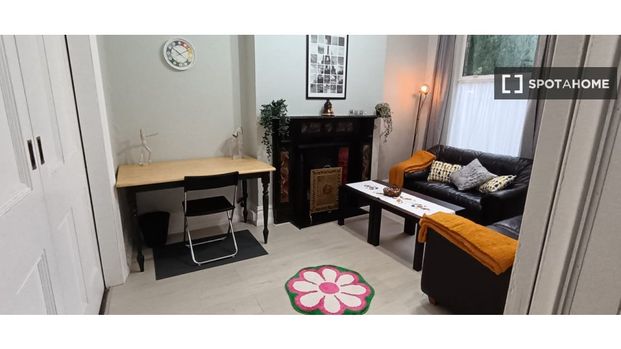 Room in a shared flat for rent in Cabra-Drumcondra, Dublin. - Photo 1