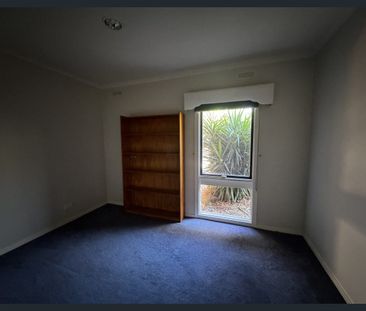 Spacious Family Living - Photo 3