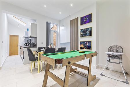 3 bedroom terraced house to rent - Photo 5