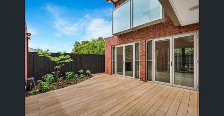 Luxury Family Living - Photo 2