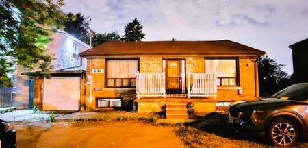 For Lease - 898 Kennedy Road Unit# Main ROOM - 3, Toronto, Ontario - Photo 5