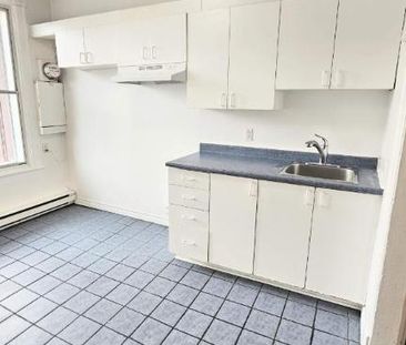 2 CH - 1 SDB - Montréal - $1,196 /mo - Photo 3