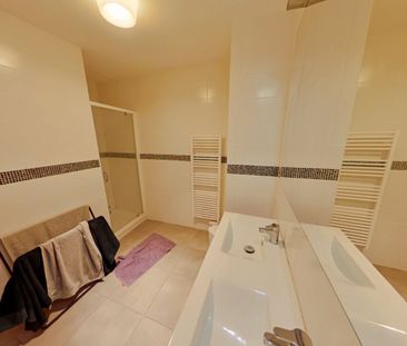 À louer : Grande chambre meublée dans appartement 7 pièces à Bègles... - Photo 6