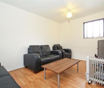 1 Bed Terraced House, Abbey Gardens, SE16 - Photo 2
