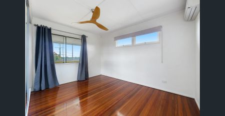 Spacious Family Home with Entertainer's Retreat - Photo 5