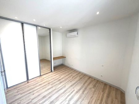 Location Appartement 5 pièces 117m² - Photo 2