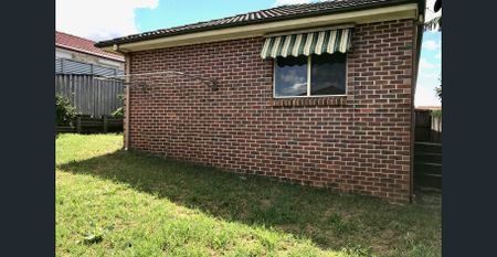 Charming & spacious 4 bedroom family home in the perfect location!! - Photo 4