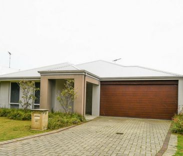 Spacious 4x2 Family Home - Prime Location! - Photo 6