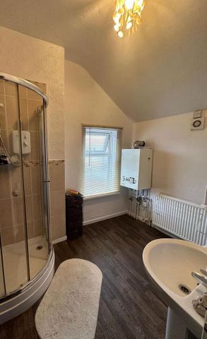 1 bedroom in a house share to rent - Photo 5