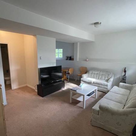 Furnished 2 Beds 1 Bath House Suite Rental - Photo 3