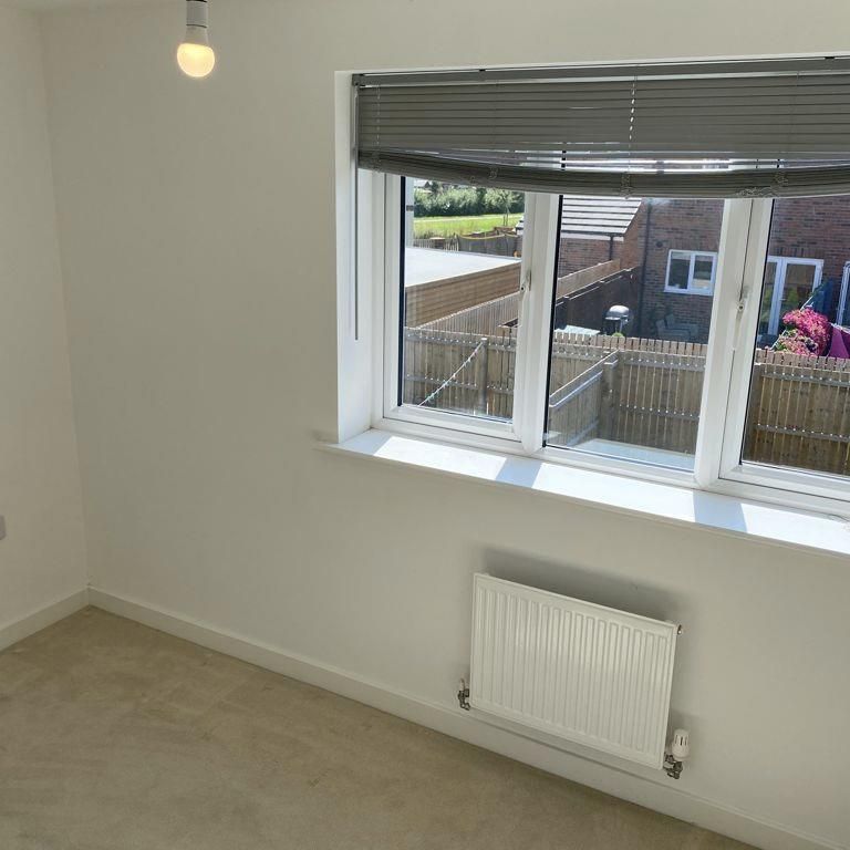 2 bedroom semi-detached house to rent - Photo 1