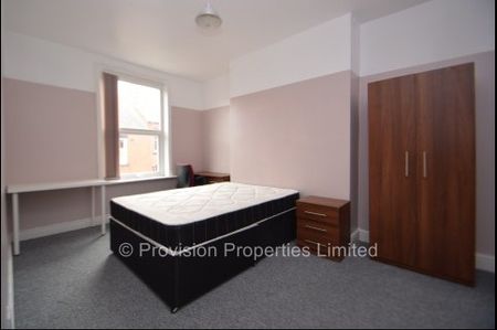 7 Bedroom Houses in Woodhouse - Photo 2