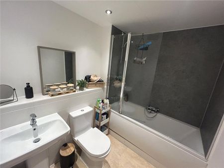 3 bedroom semi-detached house to rent - Photo 5