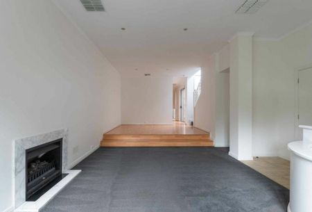 33 Beacon Vista, Port Melbourne VIC 3207 - House For Rent | Domain - Photo 4